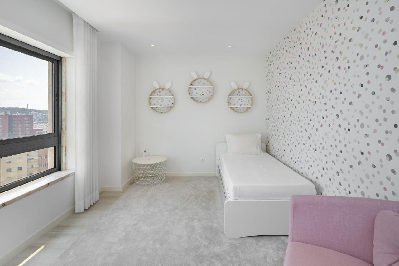 Whome Family Condo - Urban Retreat With Parking, Ac, Elevator In Great Location Lizbona Zewnętrze zdjęcie