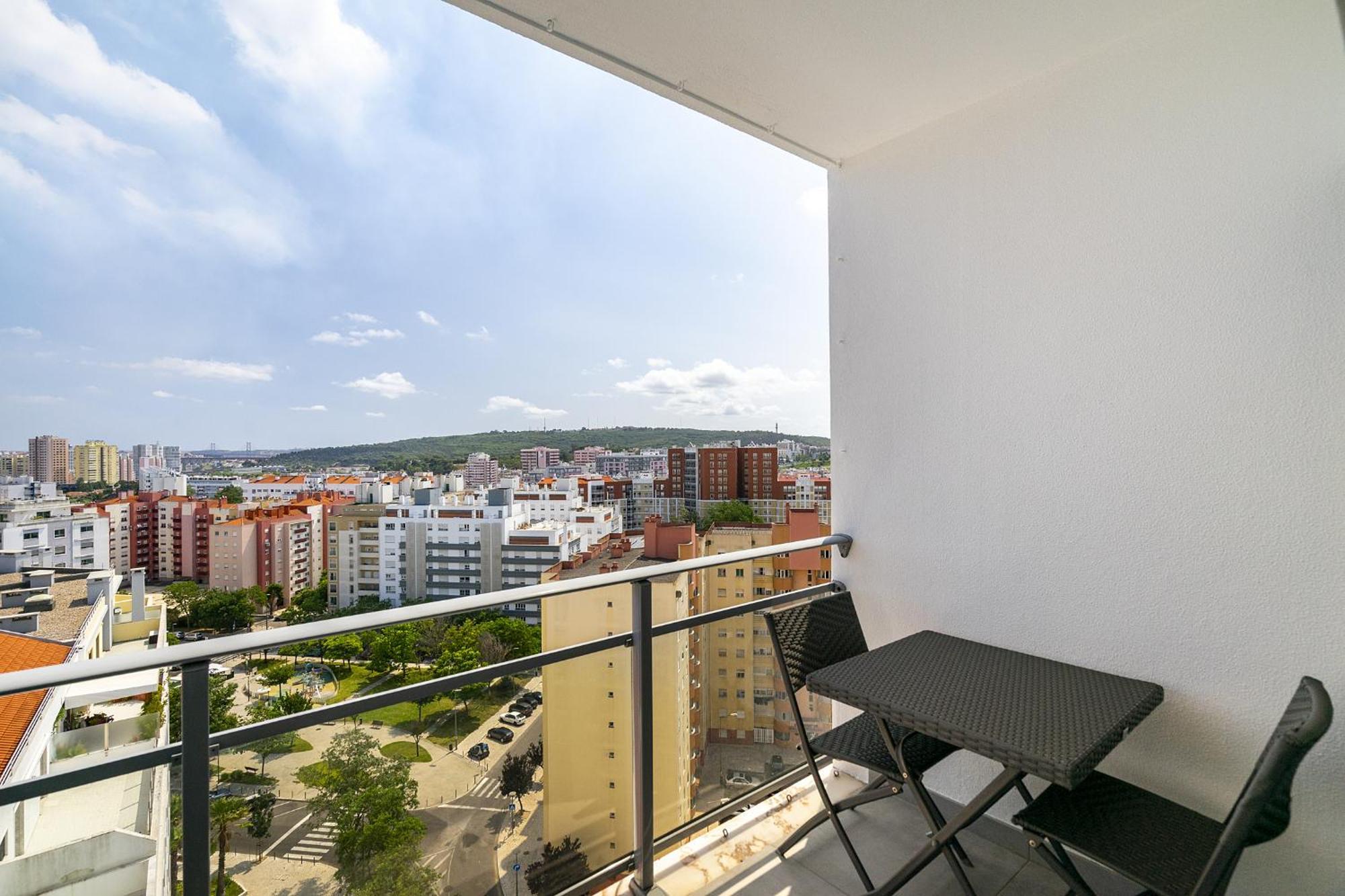 Whome Family Condo - Urban Retreat With Parking, Ac, Elevator In Great Location Lizbona Zewnętrze zdjęcie